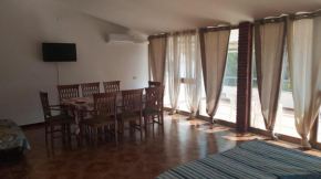 Villa tre piani a Scalea, Scalea